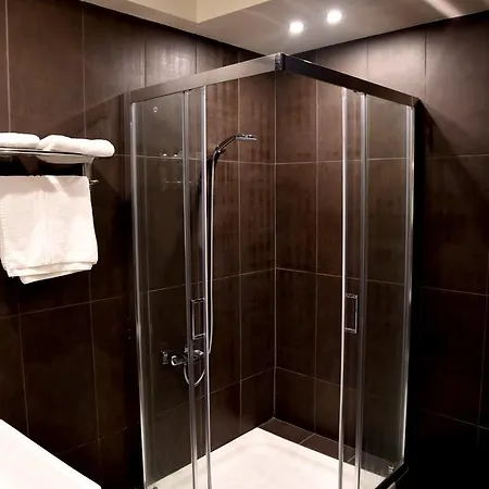 Sarisa Hotel 2*